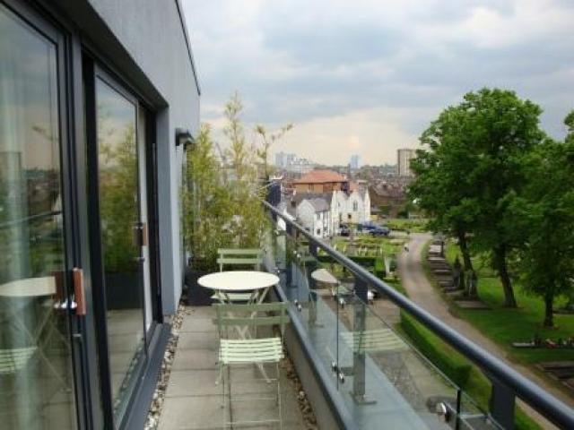 			1 Bedroom, 1 bath, 1 reception Flat			 Kimberley Road, QUEENS PARK/KILBURN